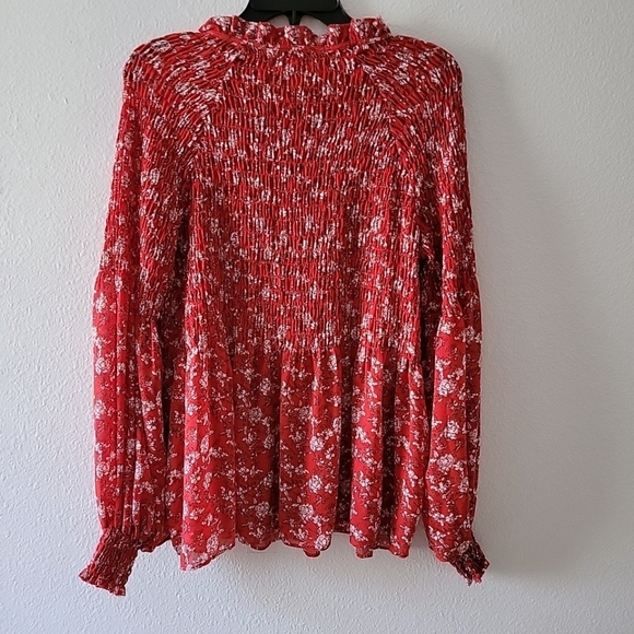 Rose + Olive Women's Shirt Size M Ruched Top Long Sleeve Smocked Blouse Peasant - Picture 2 of 6